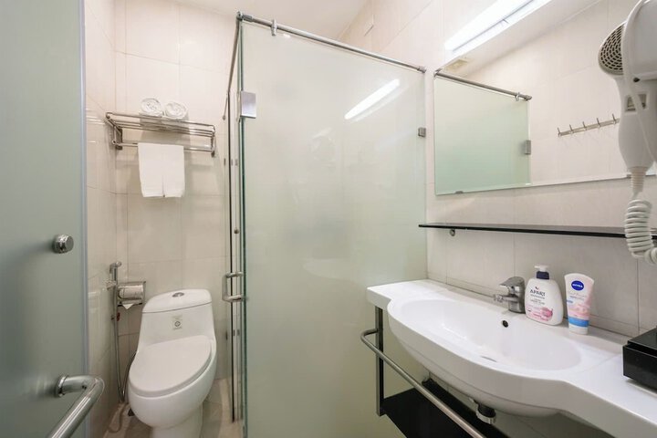 Room 15 of 19