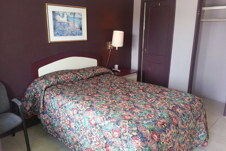 Single Double Bed (1 of 8)