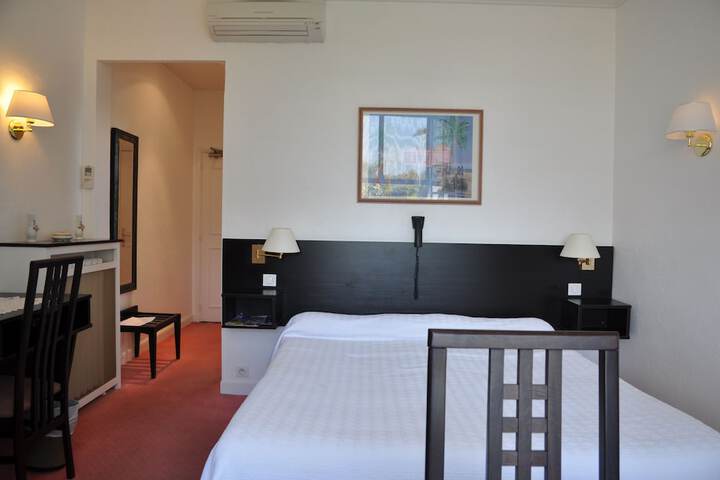 Room 5 of 62