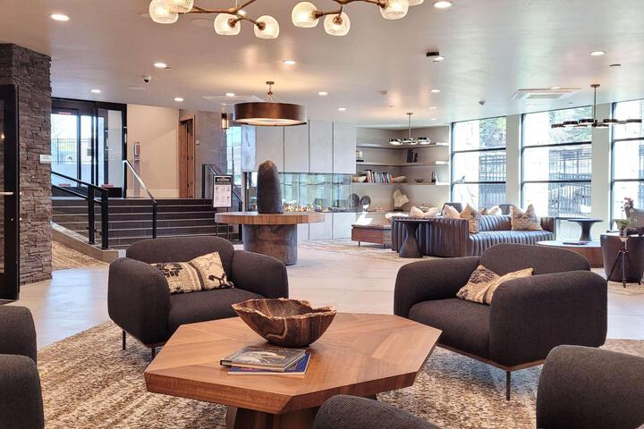 Hotel Interior 22 of 184