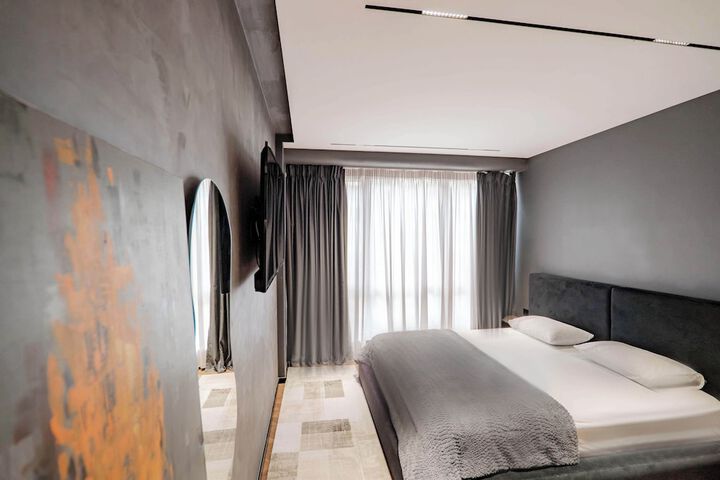 Room 102 of 132