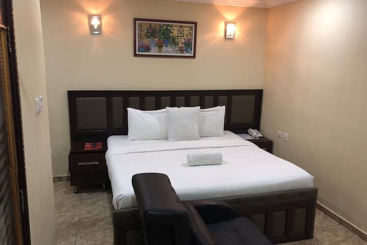 Room 4 of 44