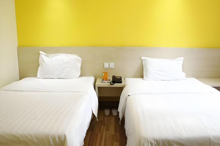 Room 5 of 15