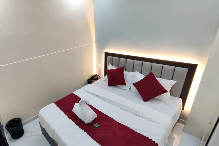 Room 6 of 6
