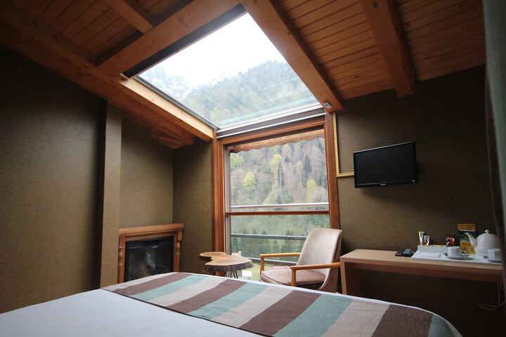Room 18 of 35