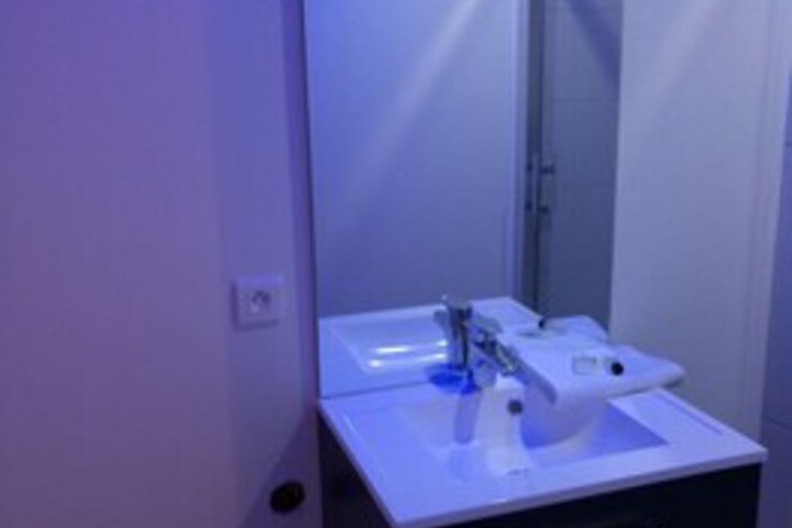 Room 8 of 60