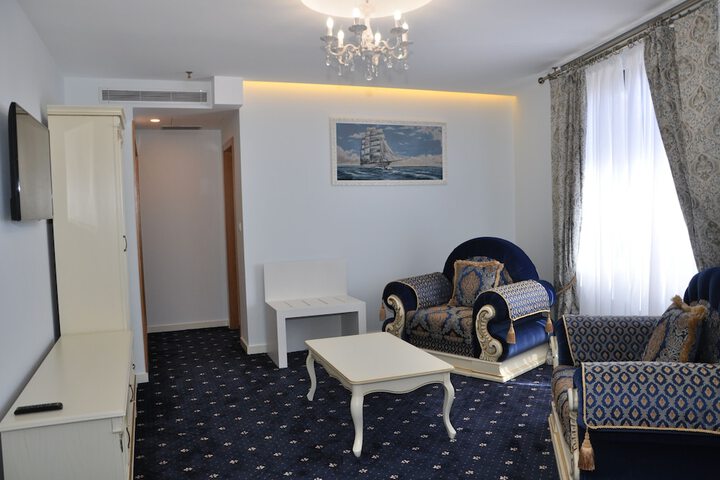 Room 20 of 38