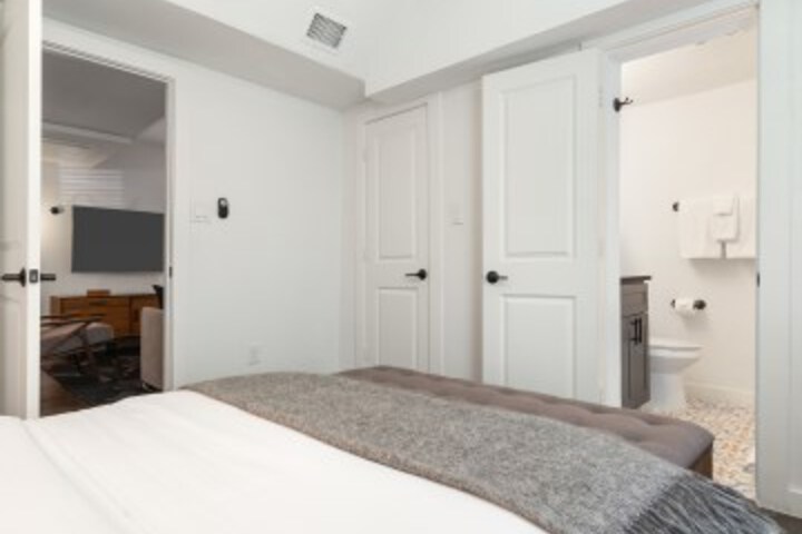 Room 51 of 73