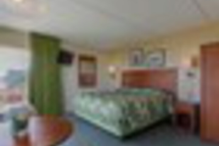 Room 113 of 216