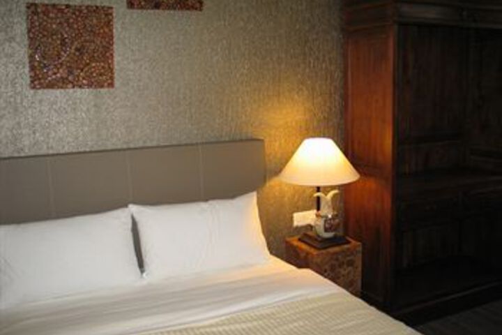 Room 10 of 23