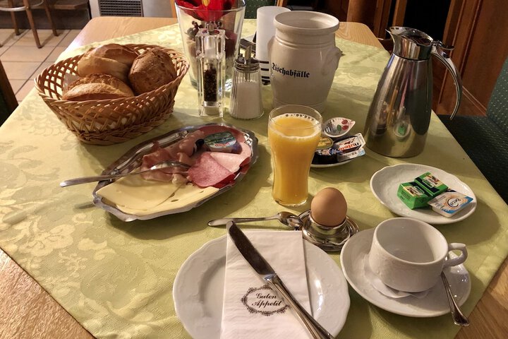Breakfast/Coffee Service 62 of 92