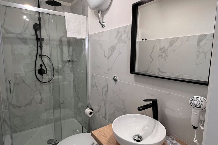 Room 65 of 86