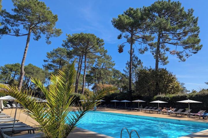 Pool 43 of 76