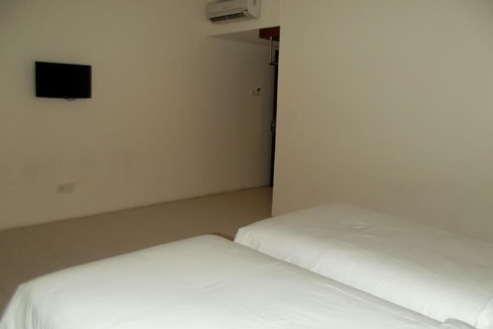 Room 16 of 30