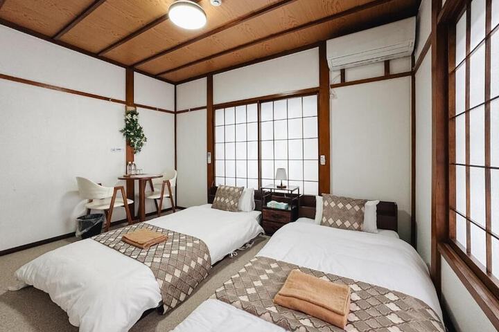 Room 22 of 40