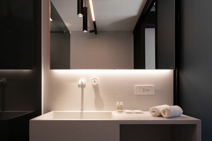 Room 42 of 55