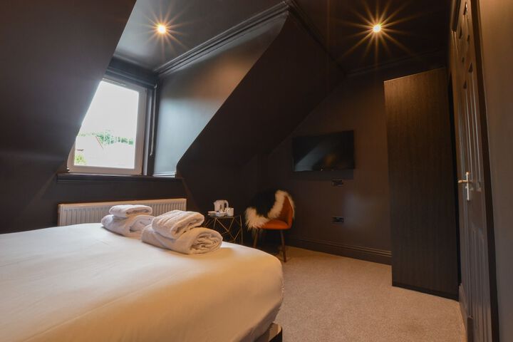 Room 19 of 40