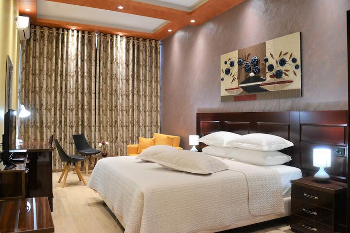 Room 4 of 70