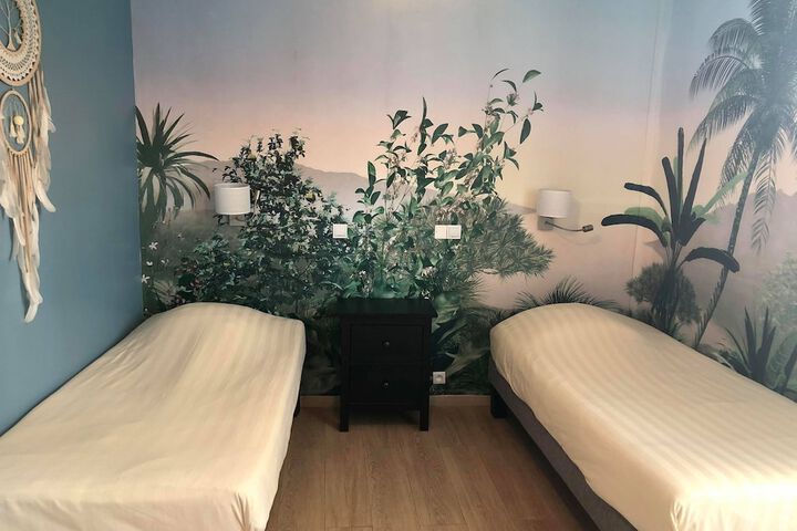 Room 12 of 41