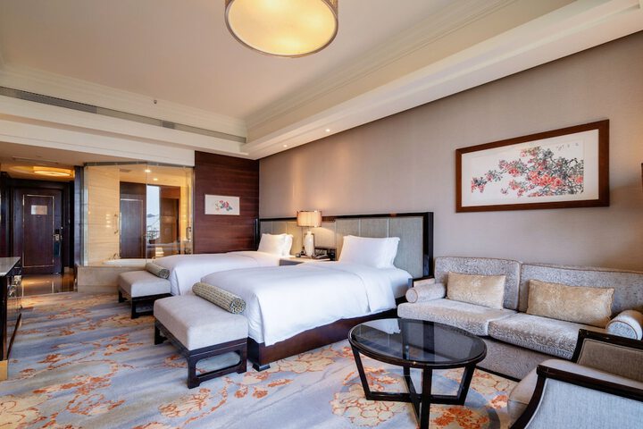 Room 28 of 264