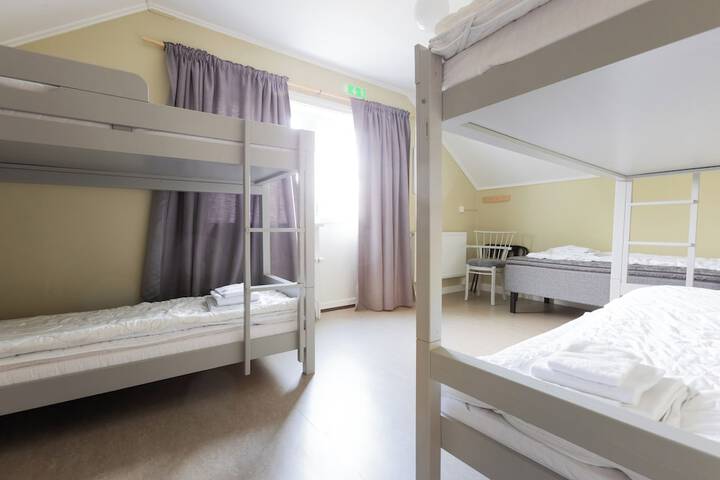 Room 15 of 46
