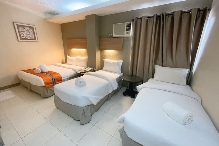Room 12 of 21