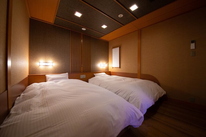 Room 12 of 70