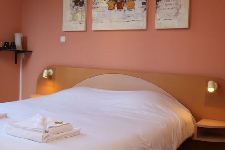 Room 3 of 22