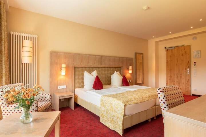 Room 5 of 11