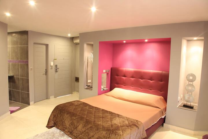 Room 10 of 76