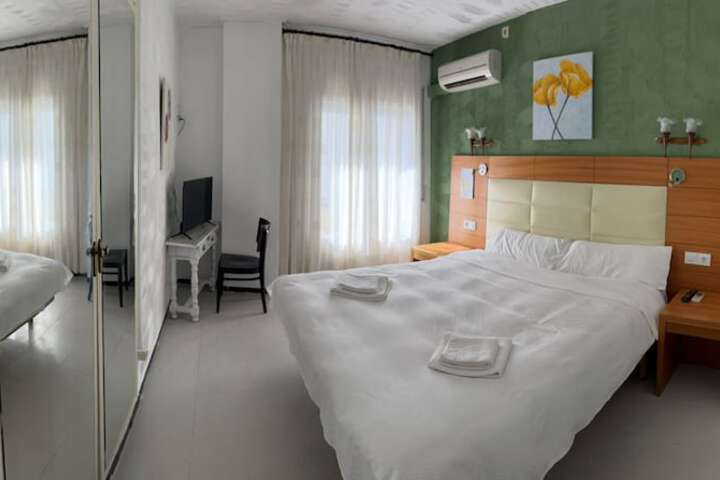 Room 36 of 133