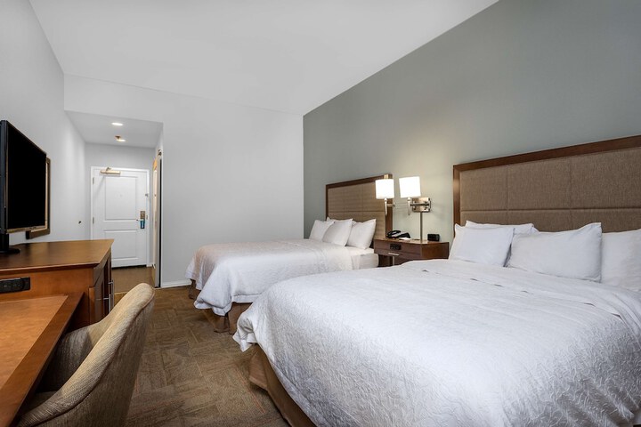 1 Queen Bed with Walk in Shower (5 of 8)
