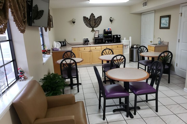 Breakfast/Coffee Service 17 of 24