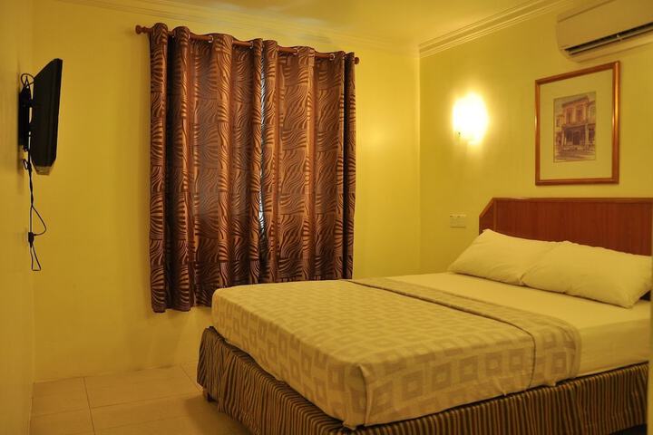 Room 5 of 32