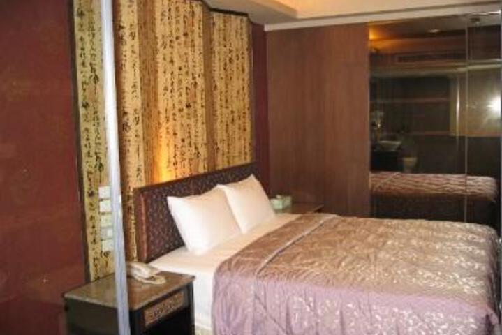 Room 3 of 5