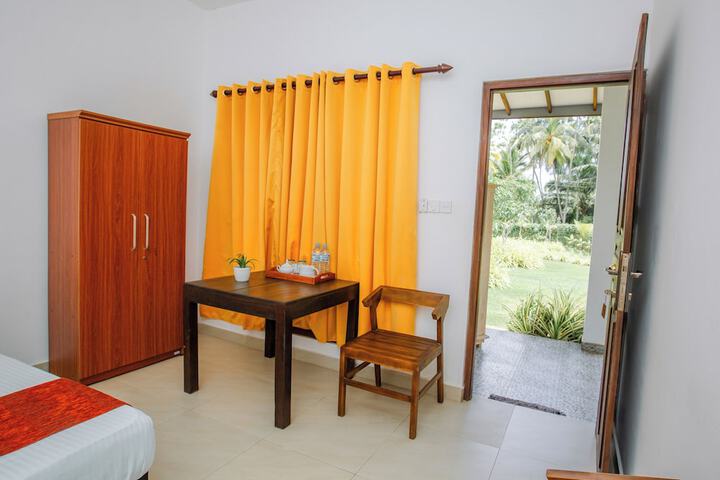 Room 4 of 18