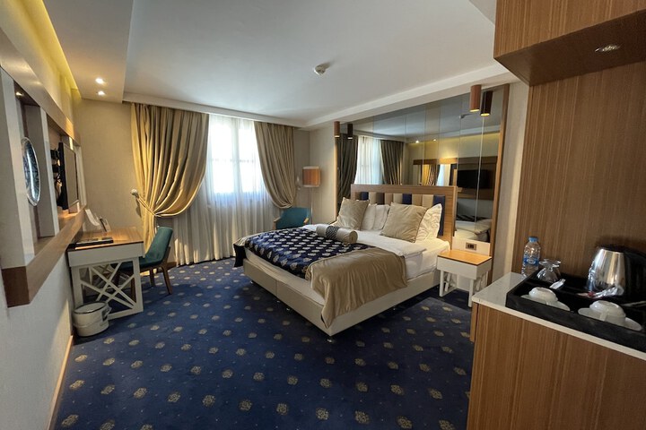 Room 27 of 89