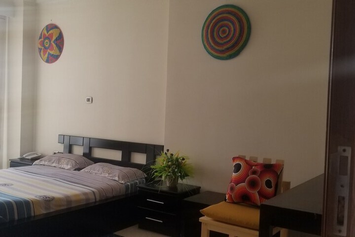 Room 6 of 23