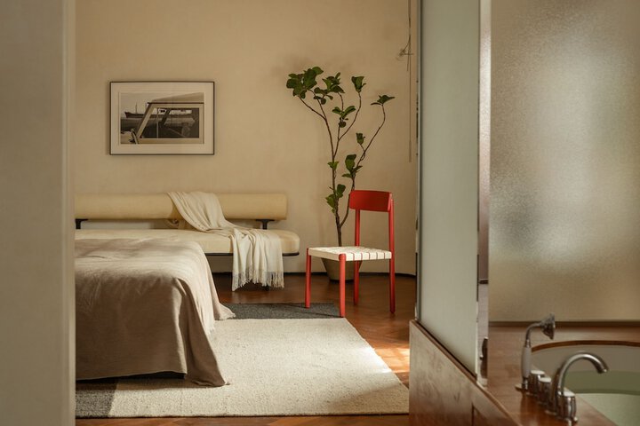 Room 26 of 79