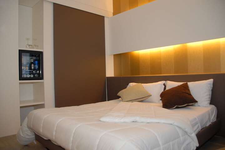 Room 11 of 42