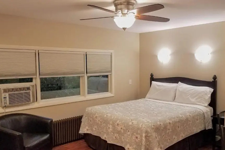 Room 3 of 9