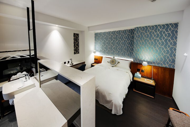 Room 14 of 68