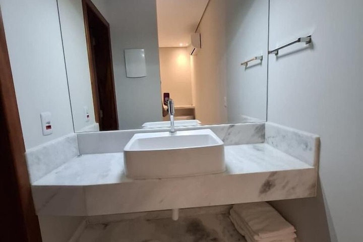 Room 21 of 36