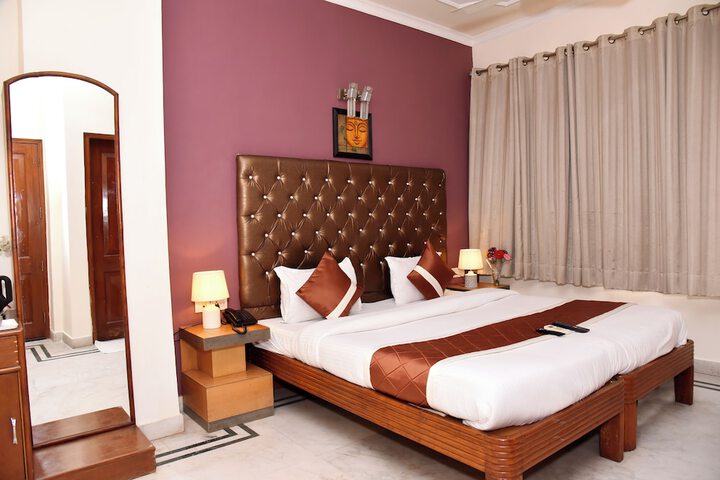 Room 28 of 70