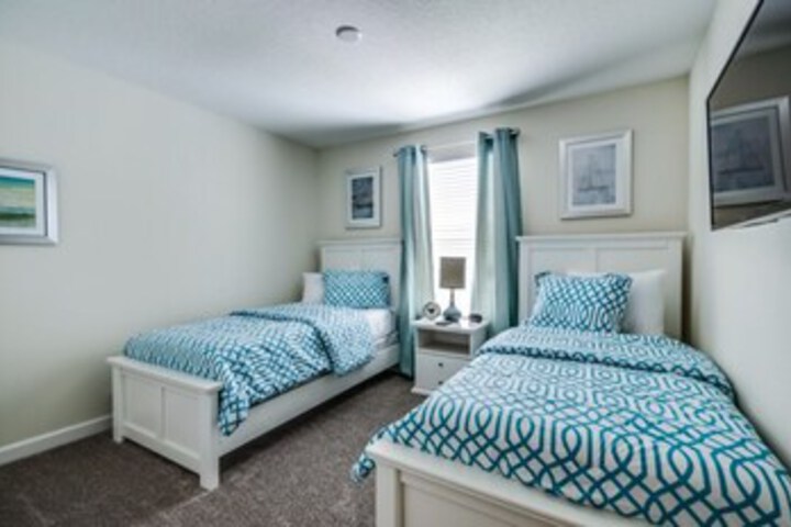 Room 11 of 25