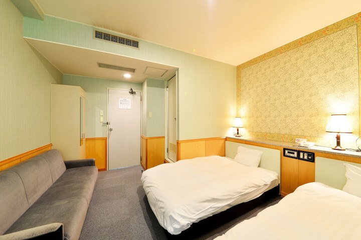 Room 13 of 39