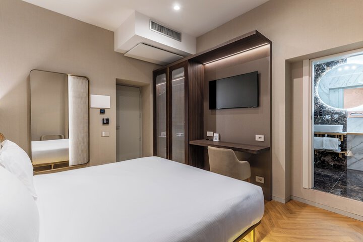 Room 51 of 110