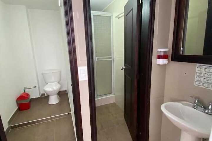 Room 33 of 47