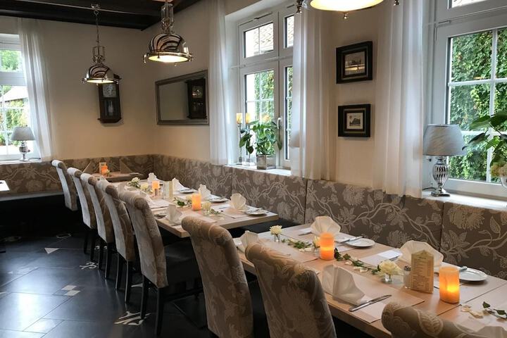 Dining 60 of 77