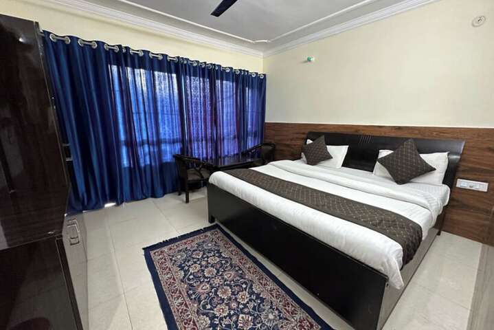 Room 4 of 19
